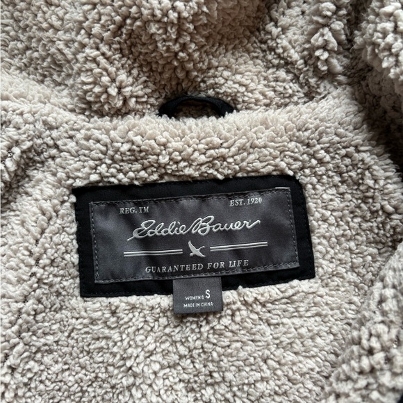 Eddie Bauer Black Quilted Jacket with Sherpa Lining - Picture 4 of 5